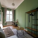 Jomi Stays, Brandenburgische Strasse 16 - Wohnen Beim Kurfuerstendamm * Berlin