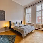 Проживание в семье Jomi Stays, Brandenburgische Strasse 16 - Wohnen Beim Kurfuerstendamm *
