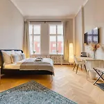Jomi Stays, Brandenburgische Strasse 16 - Wohnen Beim Kurfuerstendamm