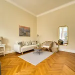 Проживание в семье Jomi Stays, Brandenburgische Strasse 16 - Wohnen Beim Kurfuerstendamm Берлин