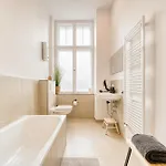 Jomi Stays, Brandenburgische Strasse 16 - Wohnen Beim Kurfuerstendamm Проживание в семье *