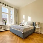 Jomi Stays, Brandenburgische Strasse 16 - Wohnen Beim Kurfuerstendamm Проживание в семье Берлин
