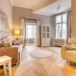Jomi Stays, Brandenburgische Strasse 16 - Wohnen Beim Kurfuerstendamm *