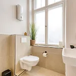 Проживание в семье Jomi Stays, Brandenburgische Strasse 16 - Wohnen Beim Kurfuerstendamm *