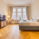 Проживание в семье Jomi Stays, Brandenburgische Strasse 16 - Wohnen Beim Kurfuerstendamm *