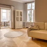 Jomi Stays, Brandenburgische Strasse 16 - Wohnen Beim Kurfuerstendamm Проживание в семье Берлин