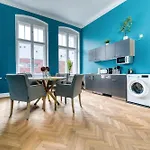Jomi Stays, Brandenburgische Strasse 16 - Wohnen Beim Kurfuerstendamm * Берлин