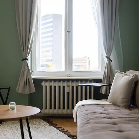 Jomi Stays, Brandenburgische Strasse 16 - Wohnen Beim Kurfuerstendamm Homestay szállás