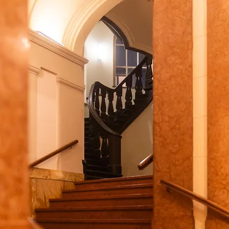 Jomi Stays, Brandenburgische Strasse 16 - Wohnen Beim Kurfuerstendamm Homestay szállás *