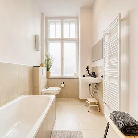 Jomi Stays, Brandenburgische Strasse 16 - Wohnen Beim Kurfuerstendamm Quarto em Acomodações Particulares *