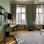 Jomi Stays, Brandenburgische Strasse 16 - Wohnen Beim Kurfuerstendamm ברלין