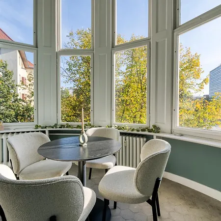 Jomi Stays, Brandenburgische Strasse 16 - Wohnen Beim Kurfuerstendamm Δωμάτια σε οικογενειακή κατοικία *