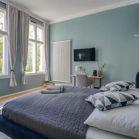 Jomi Stays, Brandenburgische Straße 16 - Wohnen Beim Kurfürstendamm Habitación en casa particular