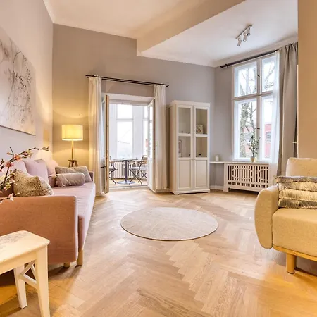 Jomi Stays, Brandenburgische Strasse 16 - Wohnen Beim Kurfuerstendamm *